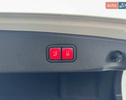 Белый Мерседес Е-Класс, объемом двигателя 3.5 л и пробегом 151 тыс. км за 15999 $, фото 44 на Automoto.ua