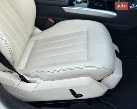 Белый Мерседес Е-Класс, объемом двигателя 2.14 л и пробегом 65 тыс. км за 26300 $, фото 3 на Automoto.ua