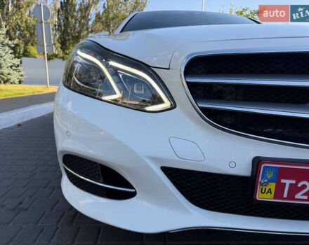 Белый Мерседес Е-Класс, объемом двигателя 2.2 л и пробегом 126 тыс. км за 21500 $, фото 9 на Automoto.ua