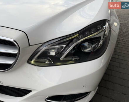 Белый Мерседес Е-Класс, объемом двигателя 2.2 л и пробегом 130 тыс. км за 20000 $, фото 68 на Automoto.ua