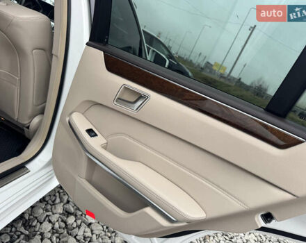 Белый Мерседес Е-Класс, объемом двигателя 3.5 л и пробегом 151 тыс. км за 15999 $, фото 41 на Automoto.ua
