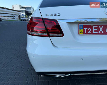 Белый Мерседес Е-Класс, объемом двигателя 2.2 л и пробегом 126 тыс. км за 21500 $, фото 41 на Automoto.ua