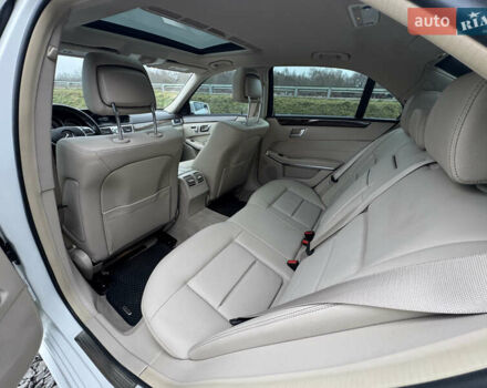 Белый Мерседес Е-Класс, объемом двигателя 3.5 л и пробегом 151 тыс. км за 15999 $, фото 45 на Automoto.ua