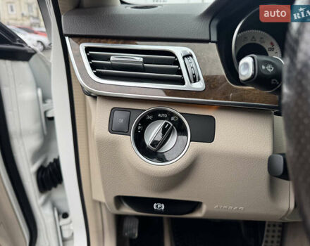 Белый Мерседес Е-Класс, объемом двигателя 3.5 л и пробегом 151 тыс. км за 15999 $, фото 57 на Automoto.ua