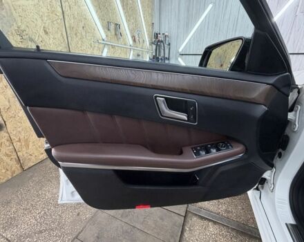 Білий Мерседес Е-Клас, об'ємом двигуна 2.2 л та пробігом 244 тис. км за 18500 $, фото 19 на Automoto.ua