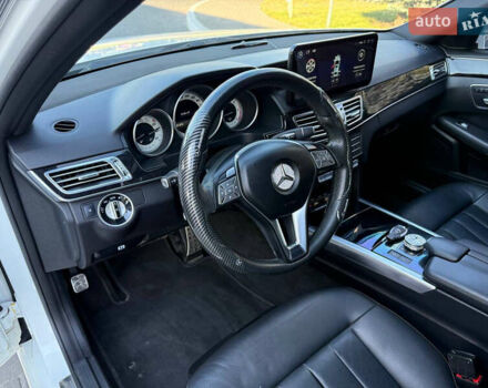 Белый Мерседес Е-Класс, объемом двигателя 2.2 л и пробегом 130 тыс. км за 20000 $, фото 19 на Automoto.ua