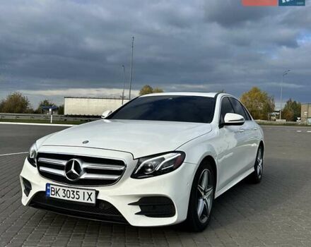 Мерседес Е-Клас 2016 у Рівному на Automoto.ua Білий Мерседес Е-Клас, об'ємом двигуна 1.99 л та пробігом 65 тис. км за 27500 $, фото 6 на Automoto.ua
