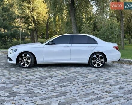 Белый Мерседес Е-Класс, объемом двигателя 1.95 л и пробегом 170 тыс. км за 30999 $, фото 9 на Automoto.ua