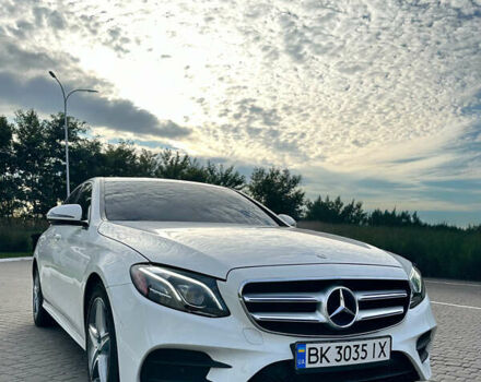 Мерседес Е-Клас 2016 у Рівному на Automoto.ua Білий Мерседес Е-Клас, об'ємом двигуна 1.99 л та пробігом 65 тис. км за 27500 $, фото 2 на Automoto.ua