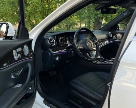 Белый Мерседес Е-Класс, объемом двигателя 3 л и пробегом 85 тыс. км за 37000 $, фото 12 на Automoto.ua