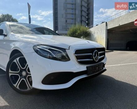 Білий Мерседес Е-Клас, об'ємом двигуна 1.95 л та пробігом 117 тис. км за 31222 $, фото 5 на Automoto.ua