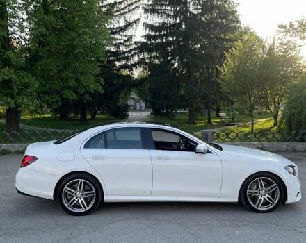 Белый Мерседес Е-Класс, объемом двигателя 3 л и пробегом 85 тыс. км за 37000 $, фото 3 на Automoto.ua