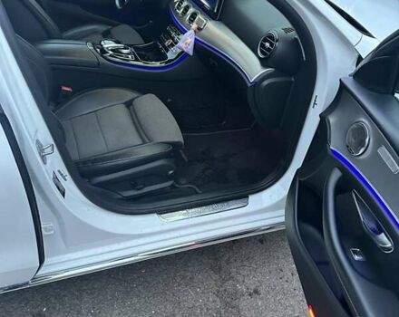 Белый Мерседес Е-Класс, объемом двигателя 1.99 л и пробегом 162 тыс. км за 27800 $, фото 23 на Automoto.ua