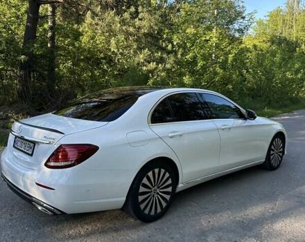 Белый Мерседес Е-Класс, объемом двигателя 2 л и пробегом 156 тыс. км за 28000 $, фото 3 на Automoto.ua