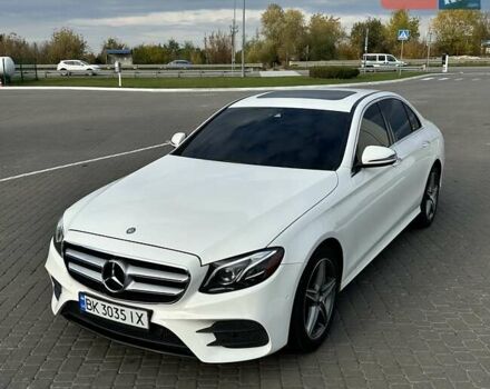 Мерседес Е-Клас 2016 у Рівному на Automoto.ua Білий Мерседес Е-Клас, об'ємом двигуна 1.99 л та пробігом 65 тис. км за 27500 $, фото 7 на Automoto.ua