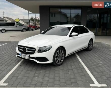Белый Мерседес Е-Класс, объемом двигателя 1.95 л и пробегом 185 тыс. км за 30000 $, фото 3 на Automoto.ua
