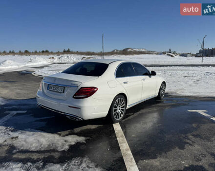 Білий Мерседес Е-Клас, об'ємом двигуна 1.95 л та пробігом 140 тис. км за 31500 $, фото 2 на Automoto.ua