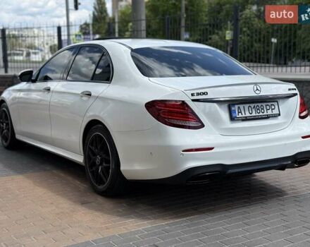 Белый Мерседес Е-Класс, объемом двигателя 1.99 л и пробегом 99 тыс. км за 29700 $, фото 27 на Automoto.ua