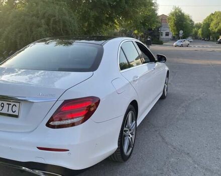 Белый Мерседес Е-Класс, объемом двигателя 3 л и пробегом 85 тыс. км за 37000 $, фото 6 на Automoto.ua