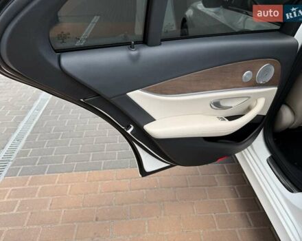 Белый Мерседес Е-Класс, объемом двигателя 1.99 л и пробегом 99 тыс. км за 29700 $, фото 37 на Automoto.ua