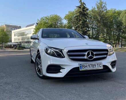 Белый Мерседес Е-Класс, объемом двигателя 3 л и пробегом 85 тыс. км за 37000 $, фото 1 на Automoto.ua