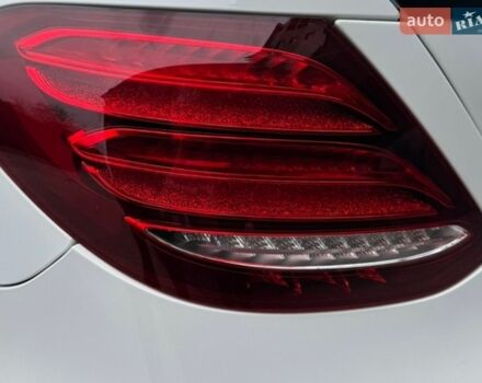 Белый Мерседес Е-Класс, объемом двигателя 1.95 л и пробегом 185 тыс. км за 30000 $, фото 8 на Automoto.ua