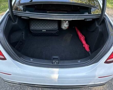 Белый Мерседес Е-Класс, объемом двигателя 2 л и пробегом 156 тыс. км за 28000 $, фото 33 на Automoto.ua