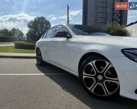 Білий Мерседес Е-Клас, об'ємом двигуна 1.95 л та пробігом 117 тис. км за 31222 $, фото 7 на Automoto.ua