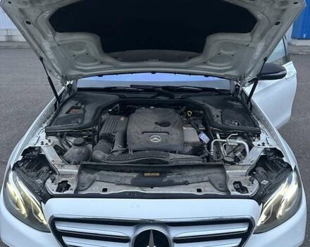 Белый Мерседес Е-Класс, объемом двигателя 1.99 л и пробегом 162 тыс. км за 27800 $, фото 22 на Automoto.ua