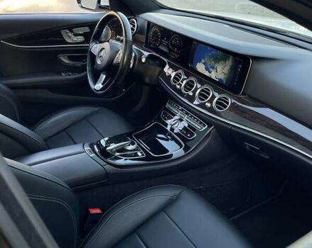 Белый Мерседес Е-Класс, объемом двигателя 3 л и пробегом 85 тыс. км за 37000 $, фото 10 на Automoto.ua