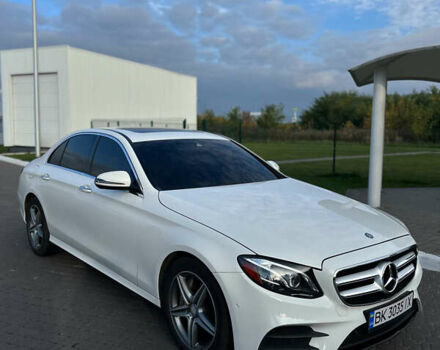 Білий Мерседес Е-Клас, об'ємом двигуна 1.99 л та пробігом 65 тис. км за 27499 $, фото 4 на Automoto.ua