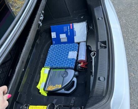 Белый Мерседес Е-Класс, объемом двигателя 2 л и пробегом 156 тыс. км за 28000 $, фото 34 на Automoto.ua