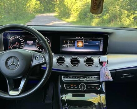 Белый Мерседес Е-Класс, объемом двигателя 2 л и пробегом 156 тыс. км за 28000 $, фото 39 на Automoto.ua