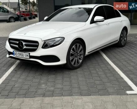Белый Мерседес Е-Класс, объемом двигателя 1.95 л и пробегом 185 тыс. км за 30000 $, фото 1 на Automoto.ua