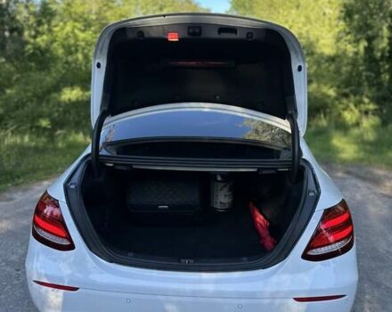 Белый Мерседес Е-Класс, объемом двигателя 2 л и пробегом 156 тыс. км за 28000 $, фото 32 на Automoto.ua