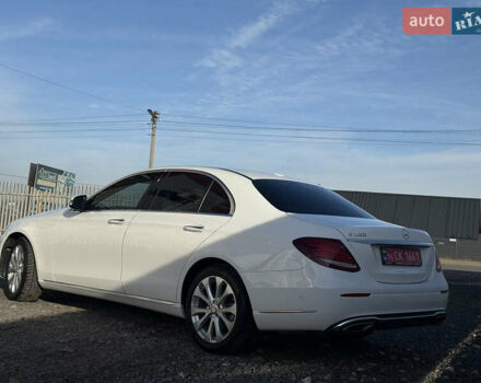 Белый Мерседес Е-Класс, объемом двигателя 2 л и пробегом 85 тыс. км за 22500 $, фото 4 на Automoto.ua