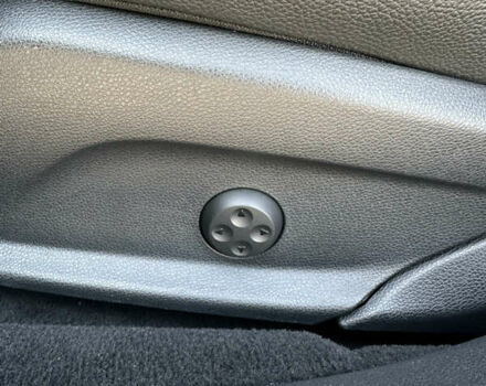 Белый Мерседес Е-Класс, объемом двигателя 2 л и пробегом 94 тыс. км за 34999 $, фото 10 на Automoto.ua