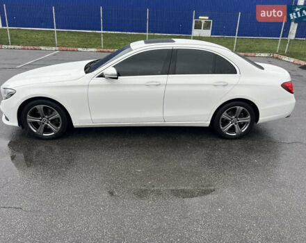 Белый Мерседес Е-Класс, объемом двигателя 1.95 л и пробегом 125 тыс. км за 28500 $, фото 3 на Automoto.ua