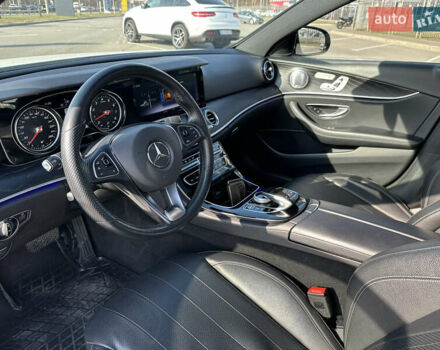 Белый Мерседес Е-Класс, объемом двигателя 2 л и пробегом 94 тыс. км за 34999 $, фото 16 на Automoto.ua