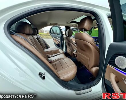 Белый Мерседес Е-Класс, объемом двигателя 2 л и пробегом 99 тыс. км за 31900 $, фото 7 на Automoto.ua