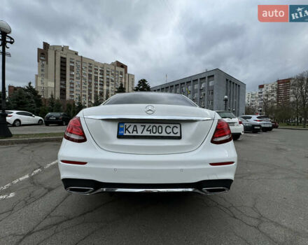 Белый Мерседес Е-Класс, объемом двигателя 1.95 л и пробегом 193 тыс. км за 29000 $, фото 2 на Automoto.ua