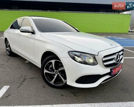 Белый Мерседес Е-Класс, объемом двигателя 1.95 л и пробегом 99 тыс. км за 31900 $, фото 9 на Automoto.ua