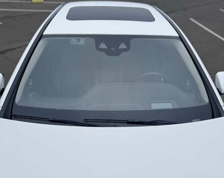 Белый Мерседес Е-Класс, объемом двигателя 2 л и пробегом 89 тыс. км за 33499 $, фото 10 на Automoto.ua