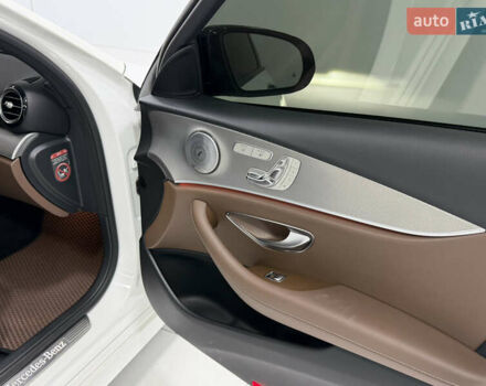 Білий Мерседес Е-Клас, об'ємом двигуна 3 л та пробігом 188 тис. км за 31500 $, фото 29 на Automoto.ua