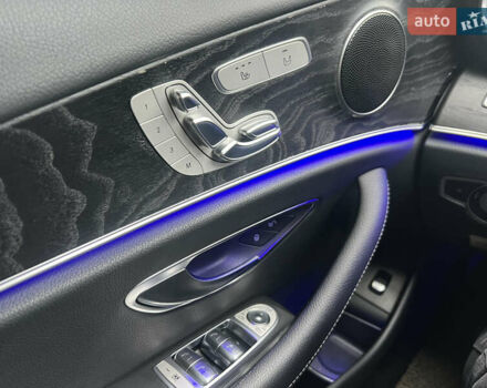 Белый Мерседес Е-Класс, объемом двигателя 1.95 л и пробегом 125 тыс. км за 28500 $, фото 34 на Automoto.ua