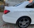 Білий Мерседес Е-Клас, об'ємом двигуна 2 л та пробігом 76 тис. км за 30000 $, фото 16 на Automoto.ua