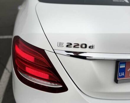 Белый Мерседес Е-Класс, объемом двигателя 2 л и пробегом 89 тыс. км за 33499 $, фото 6 на Automoto.ua