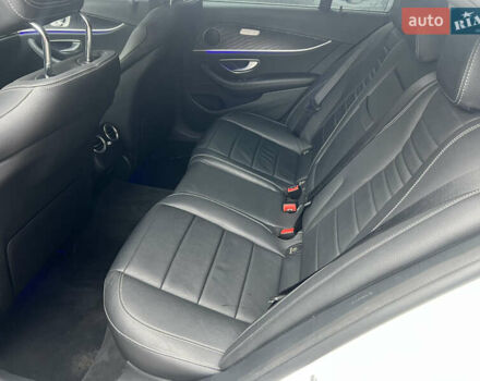 Белый Мерседес Е-Класс, объемом двигателя 1.95 л и пробегом 125 тыс. км за 28500 $, фото 14 на Automoto.ua