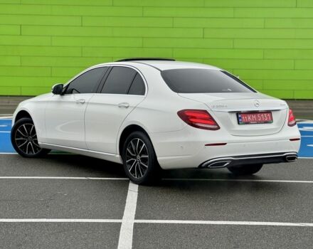 Білий Мерседес Е-Клас, об'ємом двигуна 2 л та пробігом 99 тис. км за 31900 $, фото 5 на Automoto.ua