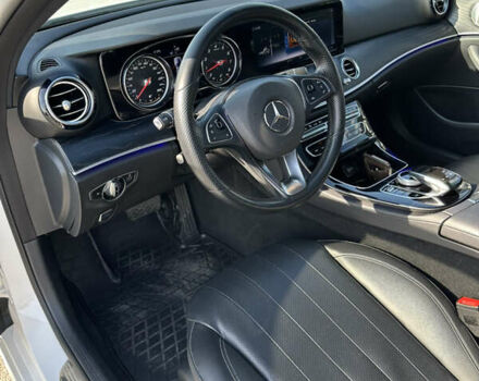 Белый Мерседес Е-Класс, объемом двигателя 2 л и пробегом 94 тыс. км за 34999 $, фото 12 на Automoto.ua